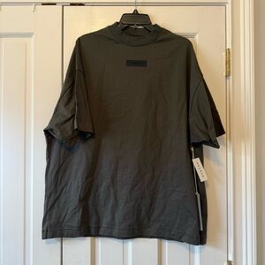 NWT Essentials Fear of God Ink Grey T-Shirt Size Small